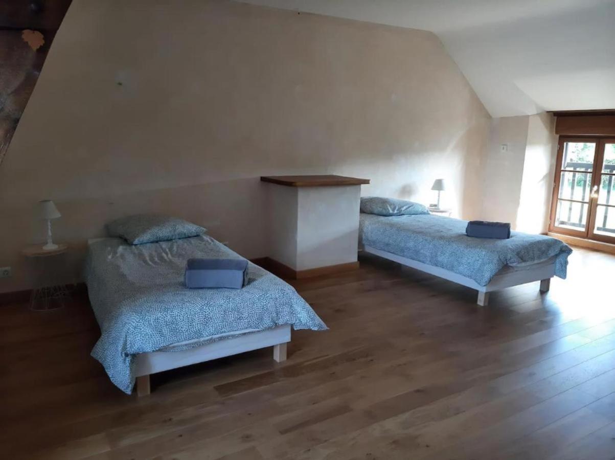 Longere Familiale Villa Melesse Buitenkant foto