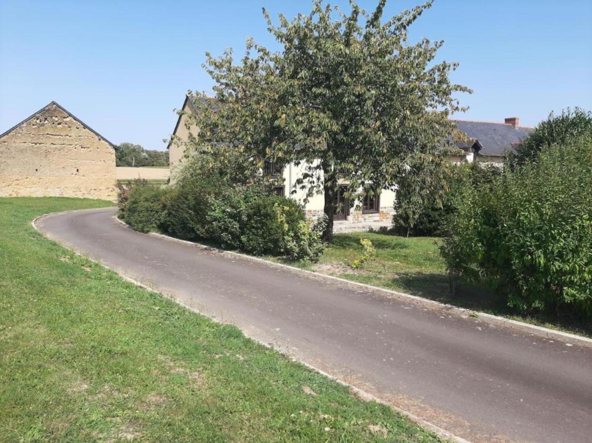 Longere Familiale Villa Melesse Buitenkant foto