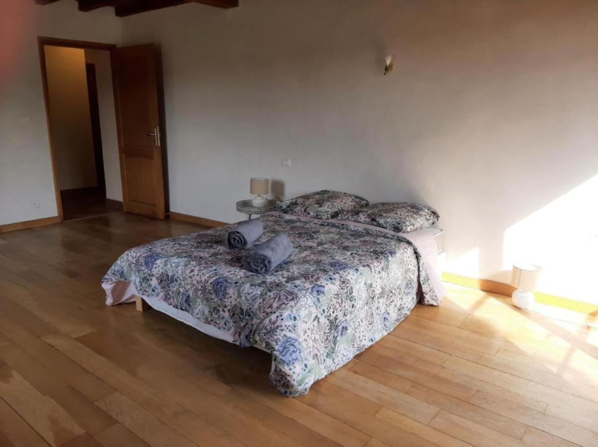 Longere Familiale Villa Melesse Buitenkant foto